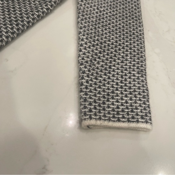 Christian Siriano New York grey and white turtleneck sweater - Picture 7 of 16